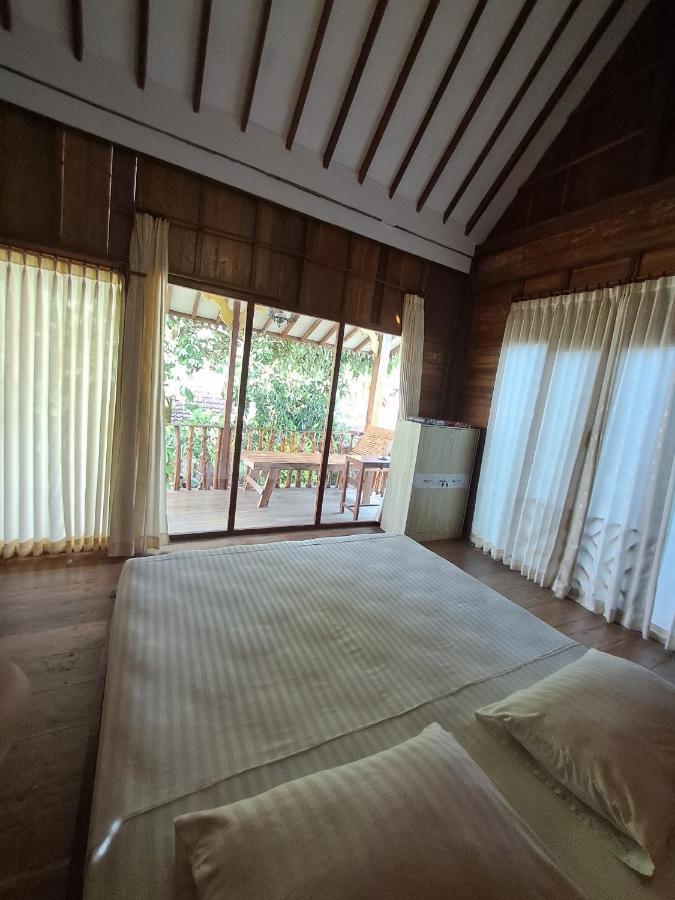 Diana's Homestay Banyuwangi  Bagian luar foto