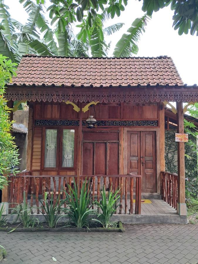 Diana's Homestay Banyuwangi  Bagian luar foto