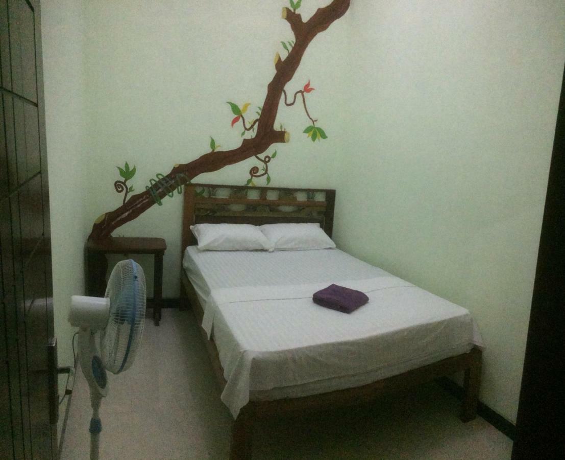 Diana's Homestay Banyuwangi  Bagian luar foto
