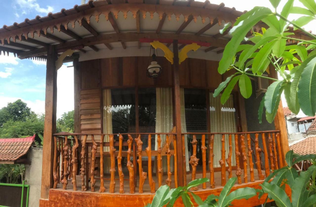 Diana's Homestay Banyuwangi  Bagian luar foto